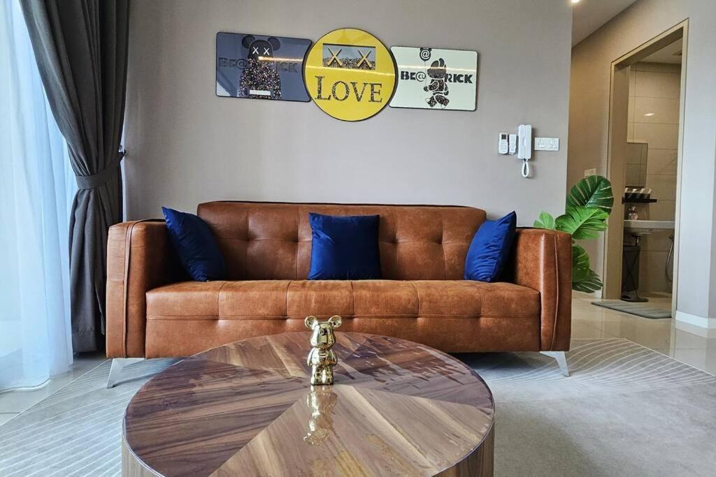3br The Luxurie At Paradigm Mall Residences *